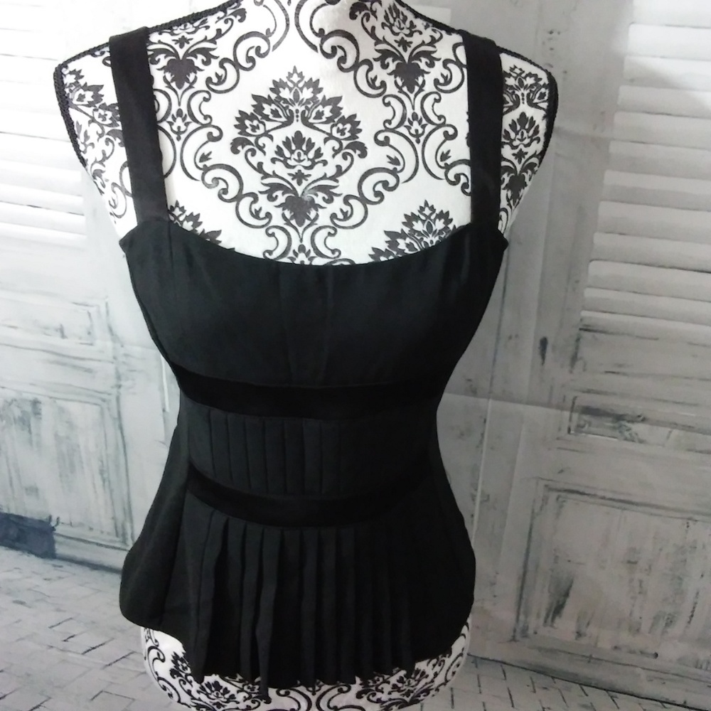 BCBGMAXAZRIA  Black Pleated Tank Size Small